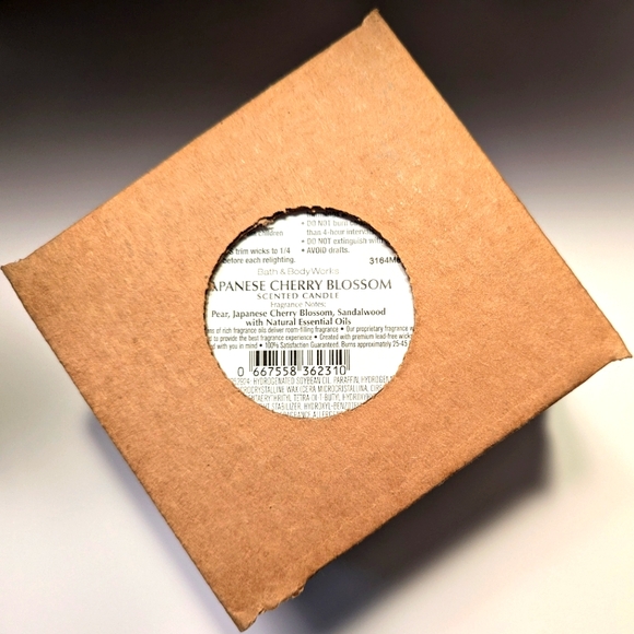 Bath and Body Works 3 Wick Candle Japanese Cherry Blossom NIB - Picture 2 of 3